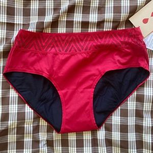 BNWT Thinx Period Underwear- Hiphugger for moderate flow with red lace